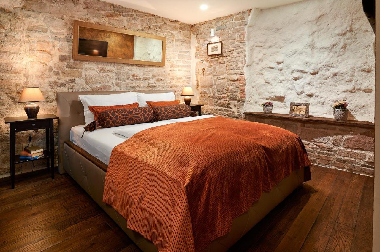 Rustic Apartments Sv Frane In The Old Town Шибеник Экстерьер фото
