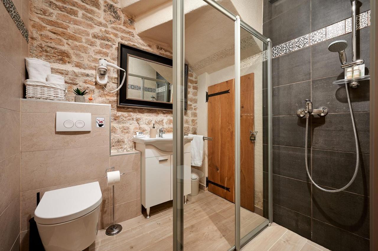 Rustic Apartments Sv Frane In The Old Town Шибеник Экстерьер фото
