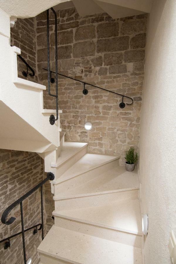 Rustic Apartments Sv Frane In The Old Town Шибеник Экстерьер фото
